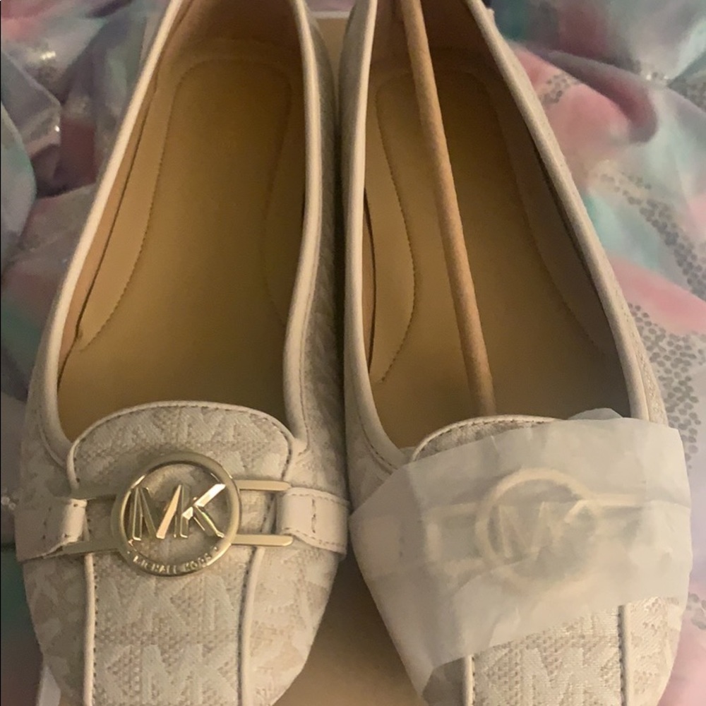 NWT Michael Kors flats size 10